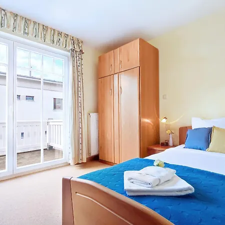 Strandstrasse 32 - 04-45 Ostseebad Kühlungsborn